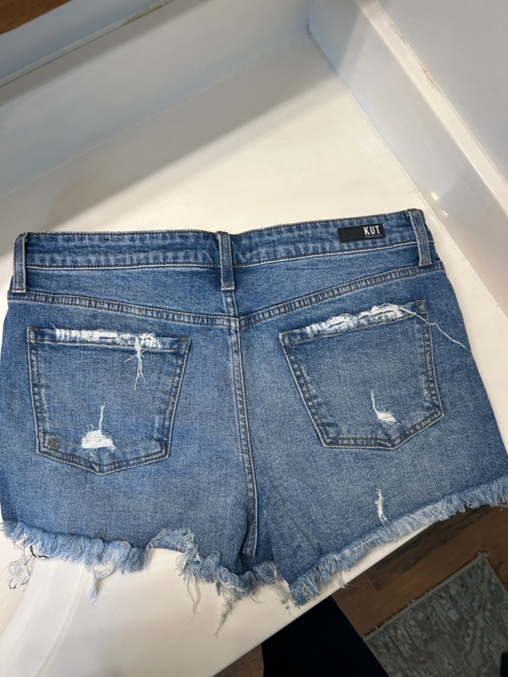 Kut From The Kloth High Rise Jane Denim Frayed Hem Shorts NWOT, 8 - Picture 5 of 10